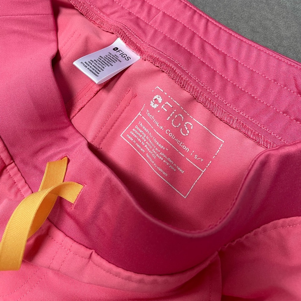 EUC Figs Neon Pink Zamora Small TALL